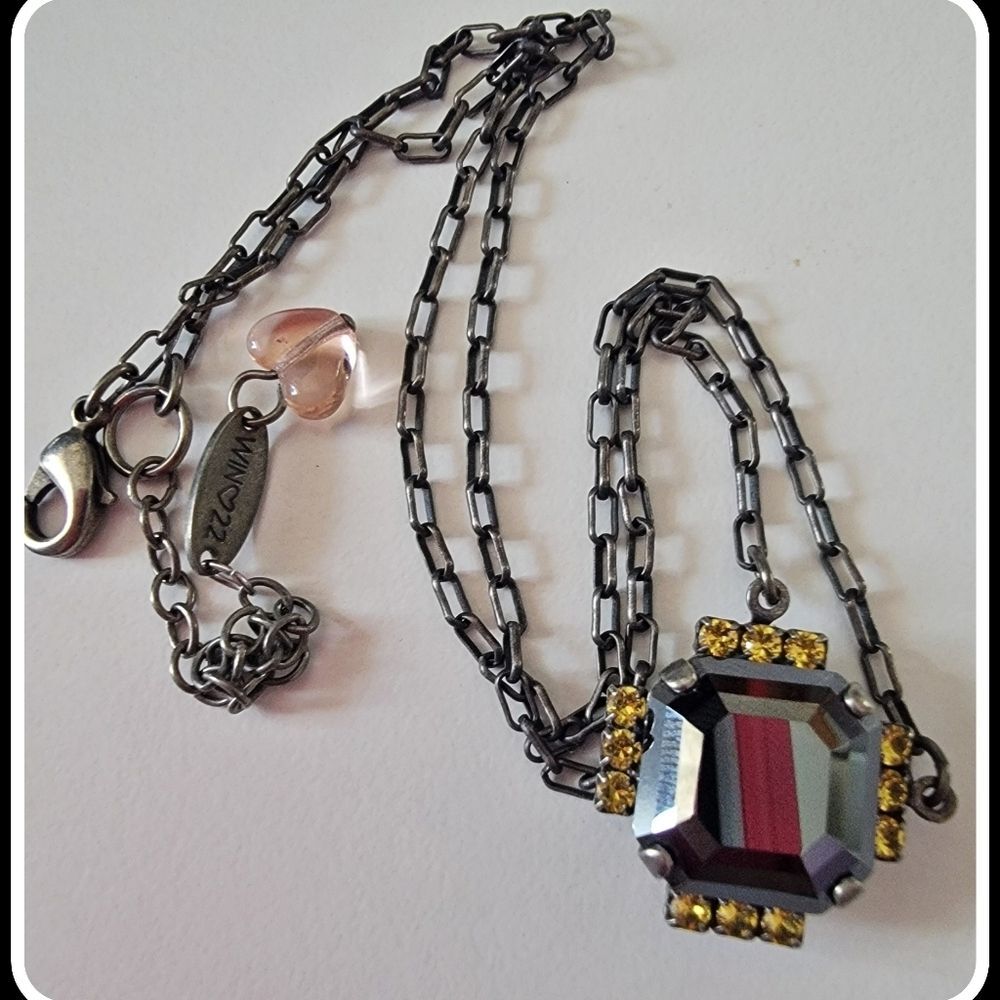 Sabika Winter 2022 Square Grace Necklace Grey Black Gold Shadow Dark Antiq Chain